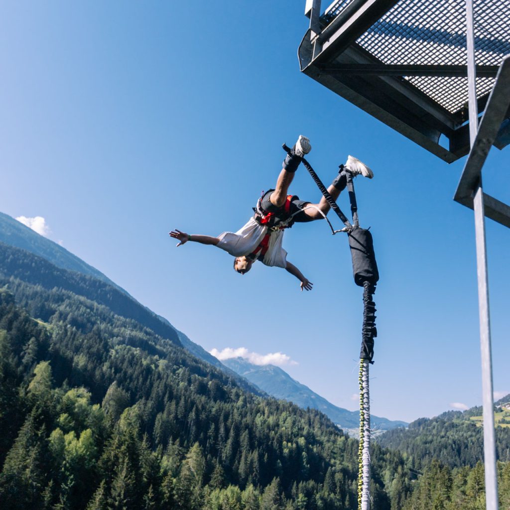 bungee jumping