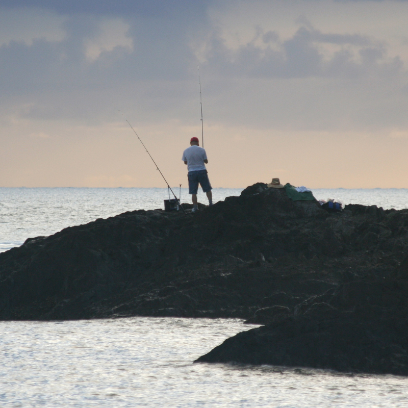 how many fishing rods per person