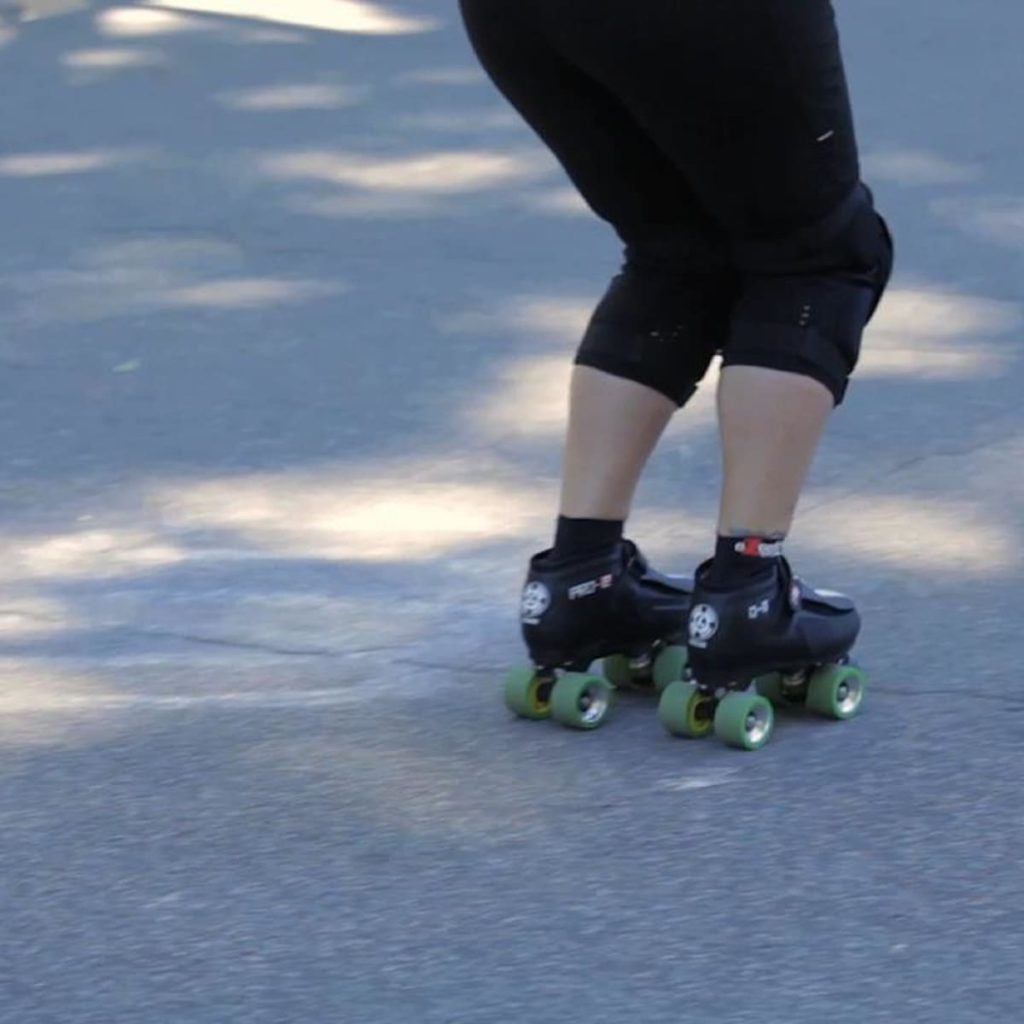 	
how to skate backwards on ice