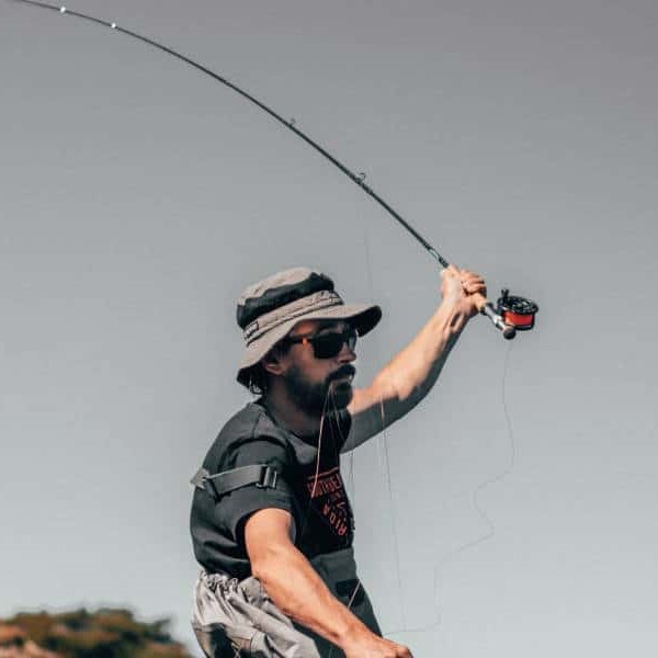 how to cast a fishing rod