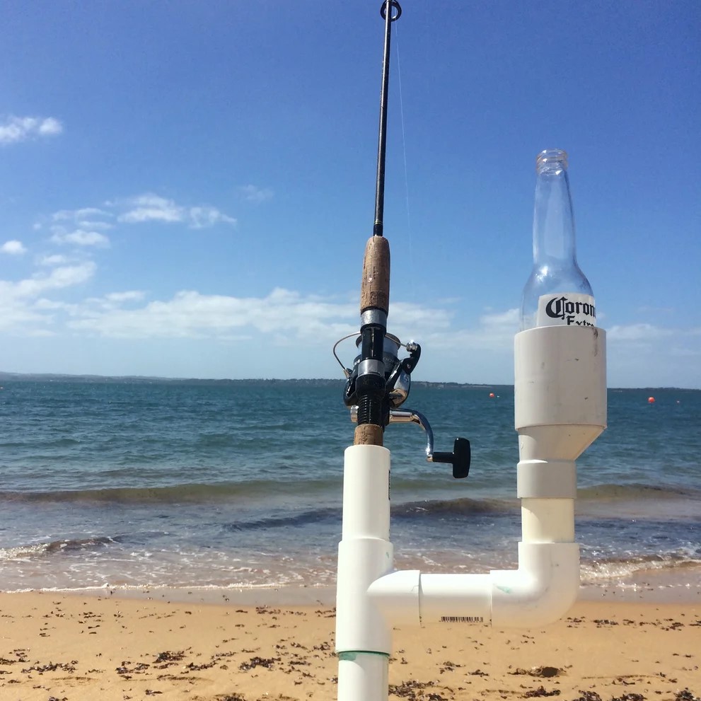 how to hold fishing rod