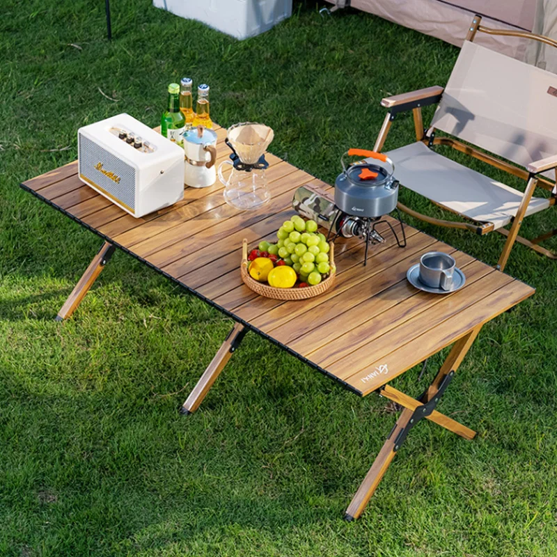 outdoor picnic table