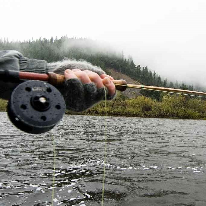 set up a fishing rod hook and sinker