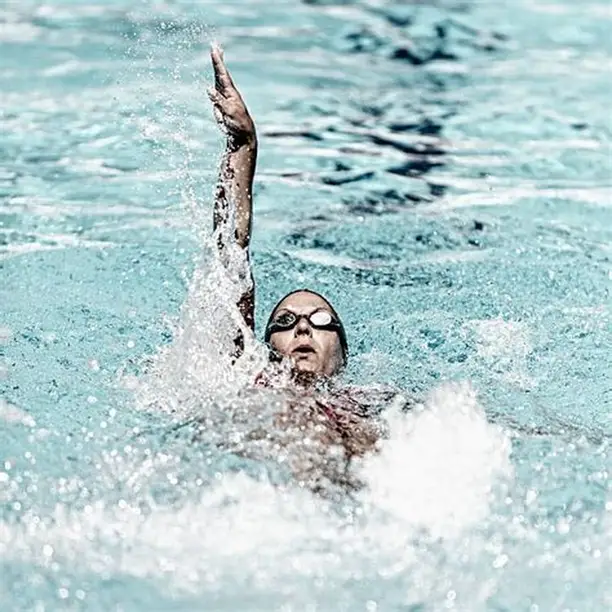 backstroke swimming