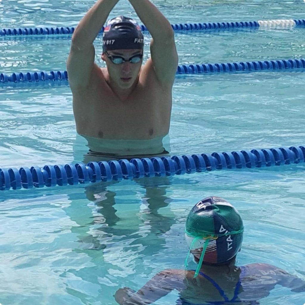 does swimming burn calories