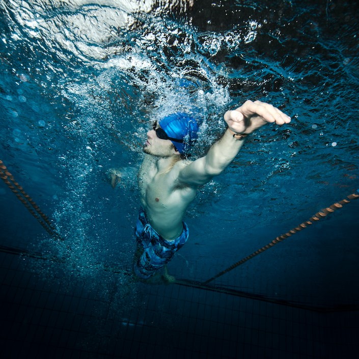 side stroke swimming
