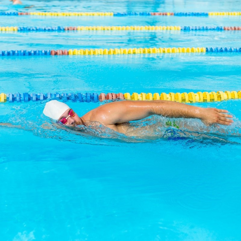 side stroke swimming
