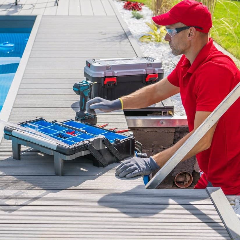 swimming pool maintenance service