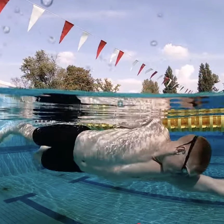 side stroke swimming