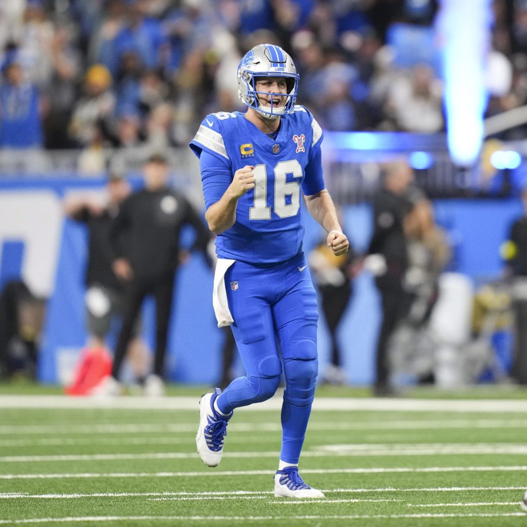 who plays football on christmas day