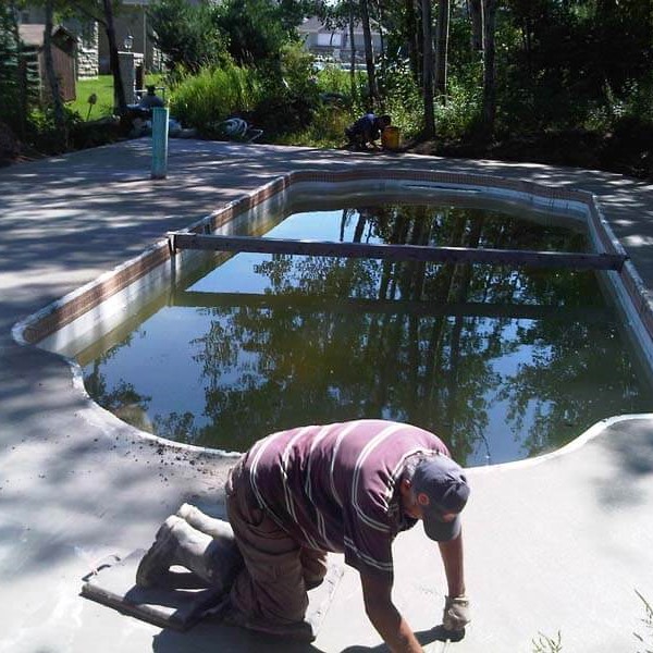 swimming pool contractor