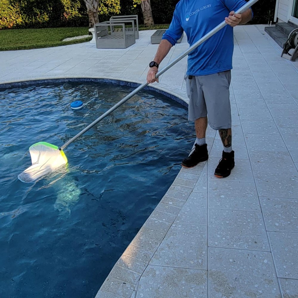 swimming pool cleaning