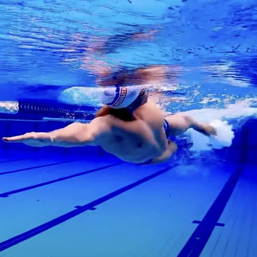 sidestroke swimming