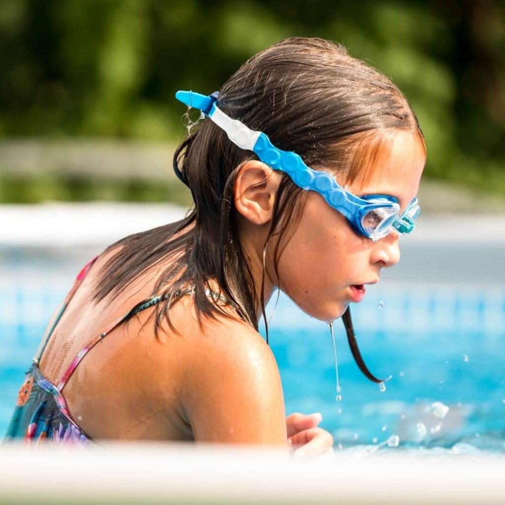 swimming with contacts