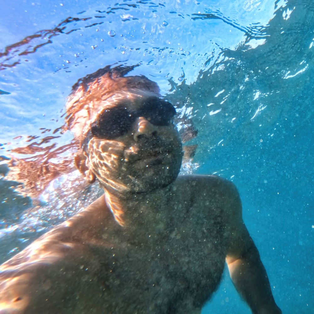 swimming with contacts