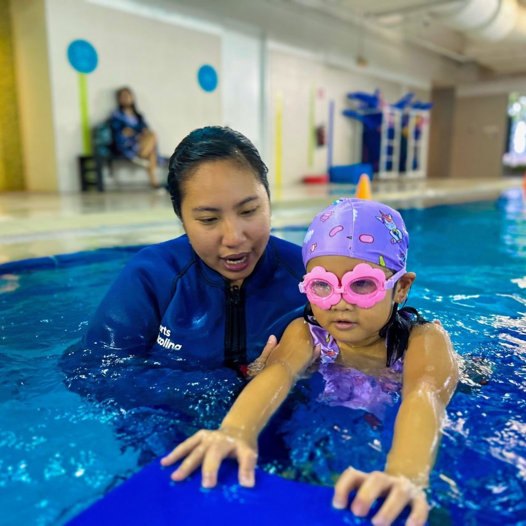 free swimming lessons for kids