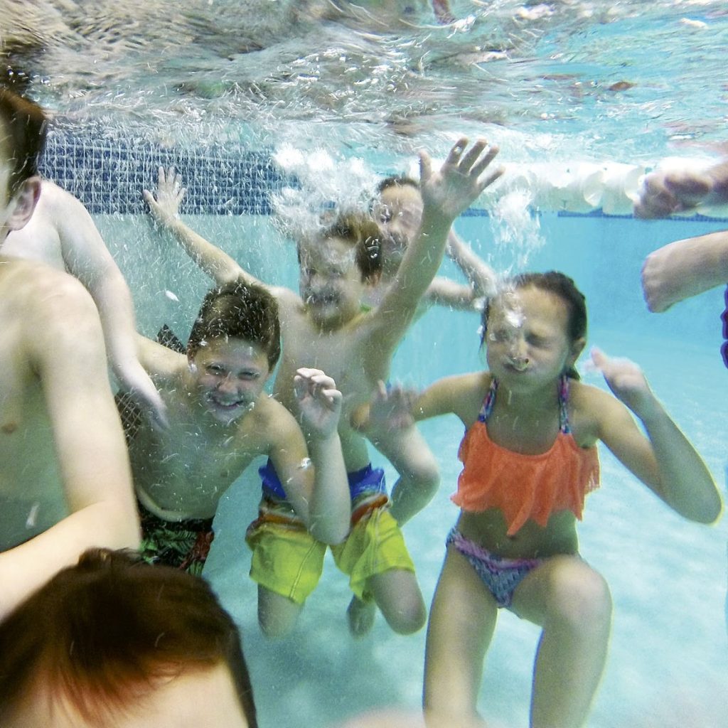 free swimming lessons for kids